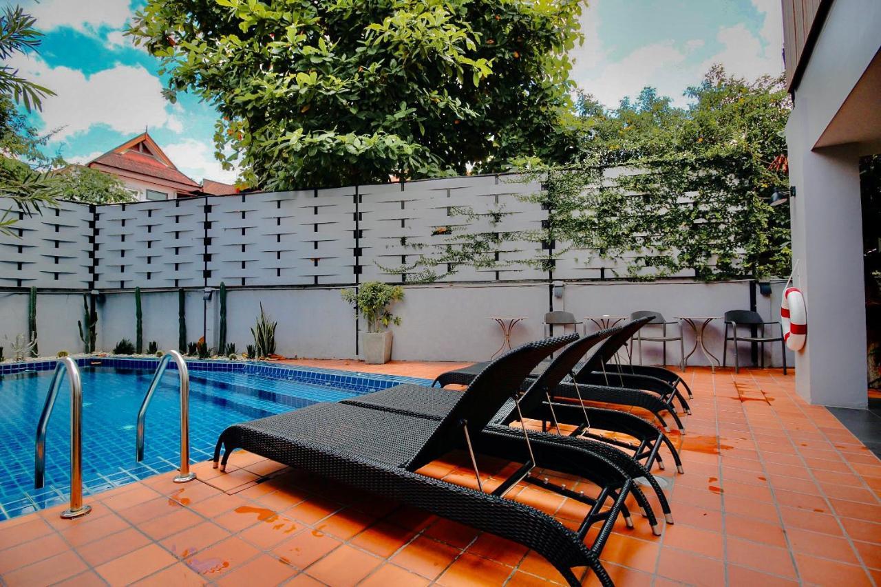 Wealth Boutique Hotel Chiang Mai Exterior photo