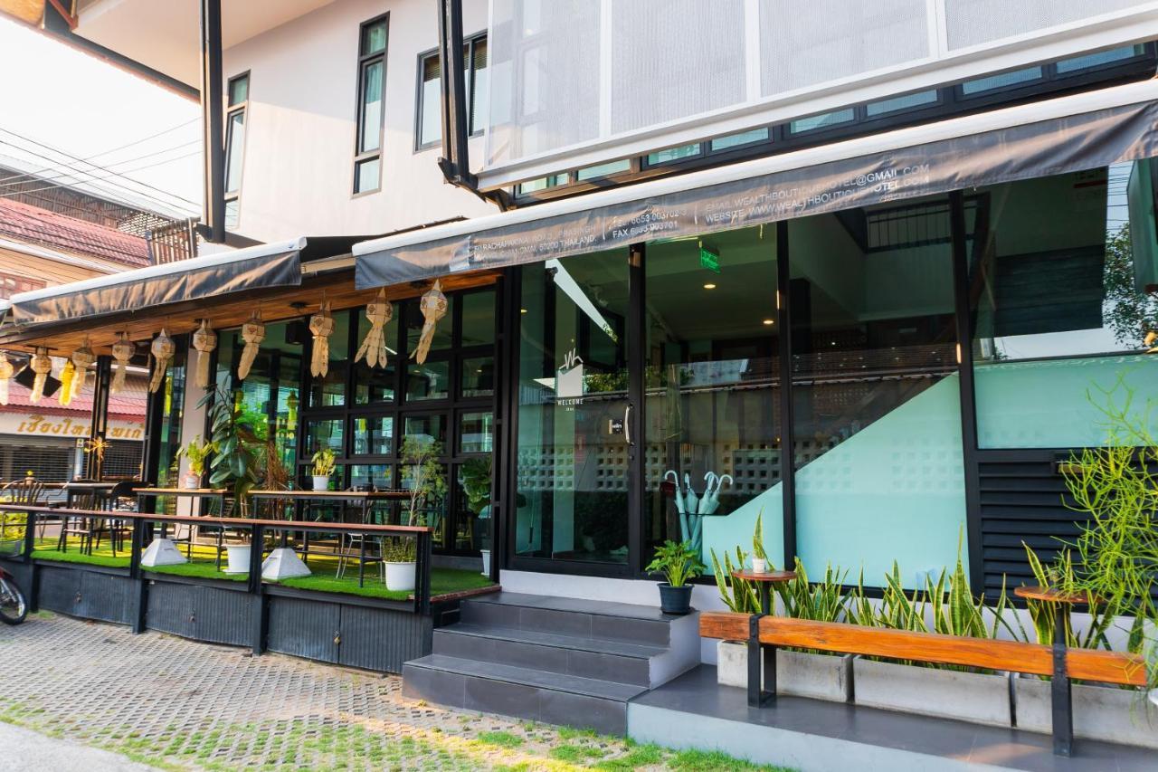 Wealth Boutique Hotel Chiang Mai Exterior photo